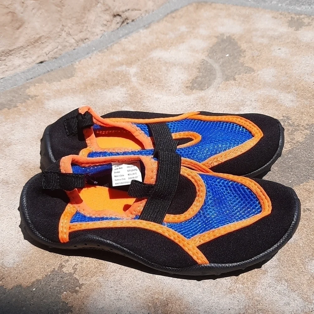 Water shoes size large 9 10 black blue orange